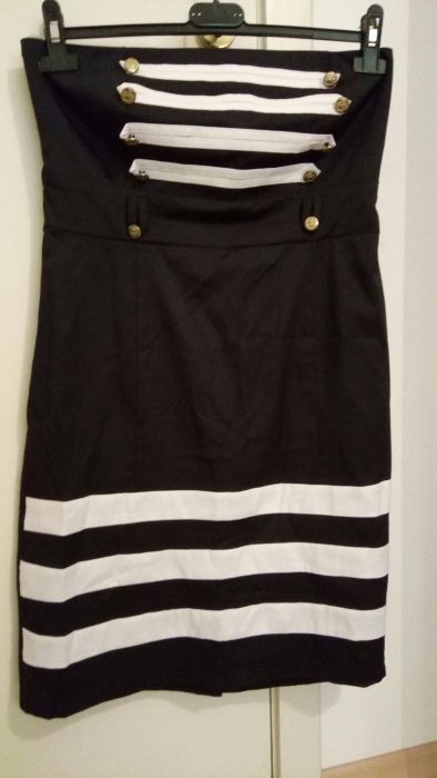 Дамска рокля в черно и бяло