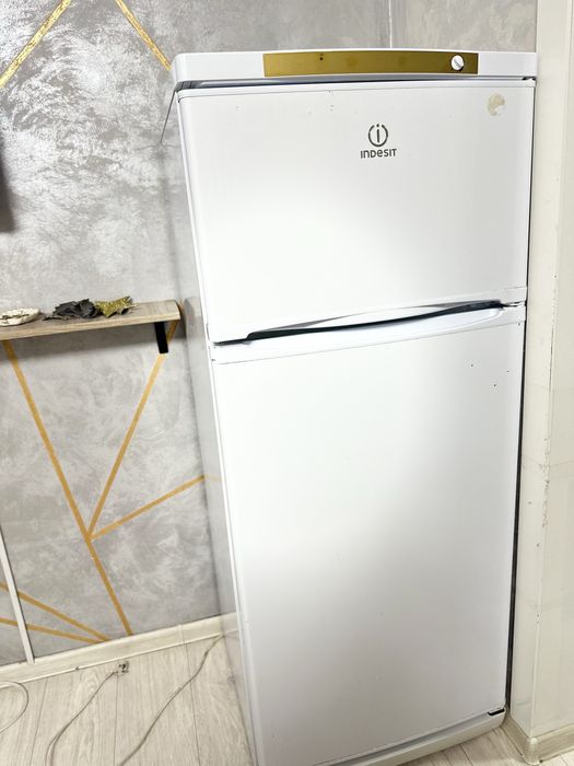 Хололильник Индезит