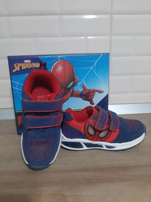 Pantofi sport băieți - Spiderman cu leduri (mărimea 29)