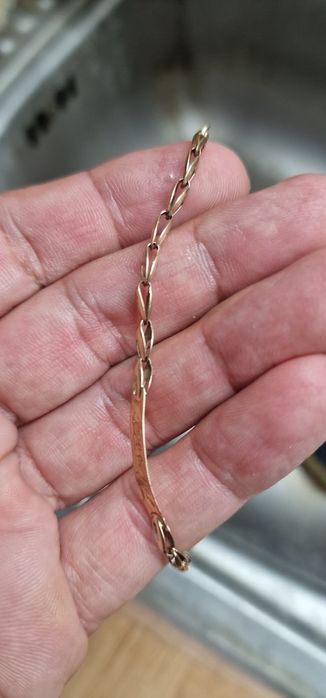 Bratara copil aur 14 k facuta la comanda are inscriptia"Ale" gr 3 gram