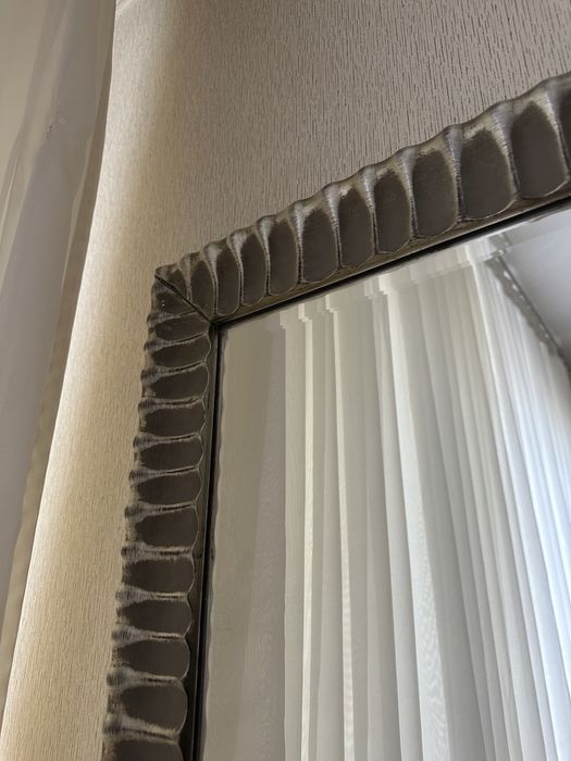 Большое зеркало в раме б/у