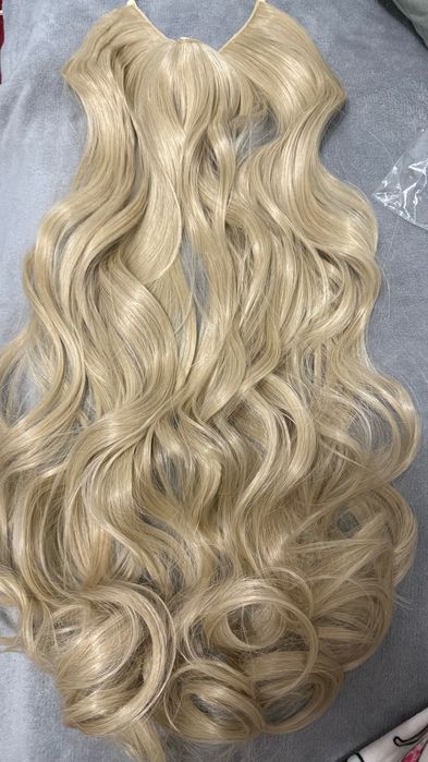 Extensii de păr blond deschis