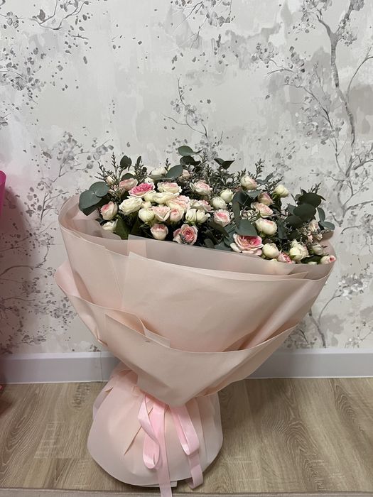Продам букет цветов срочно