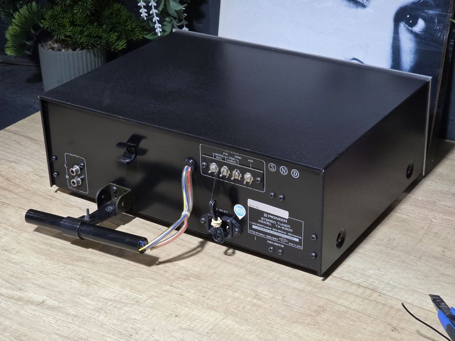 Radio tuner PIONEER TX-5300, analogic hifi stereo retro , argintiu , scala sticla iluminata 3d, made in Japan