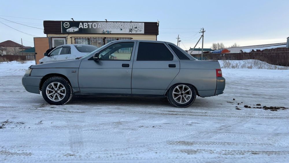 Продам ваз десятку состояние отличное клапанный хороший автомобиль