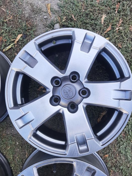 Продам диски р16 тойота.