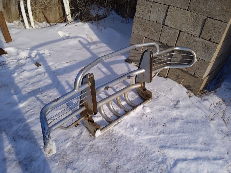 Продам кенгурятник на Ниву