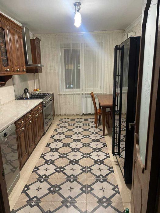 Продажа 4-комнатной в Центре!