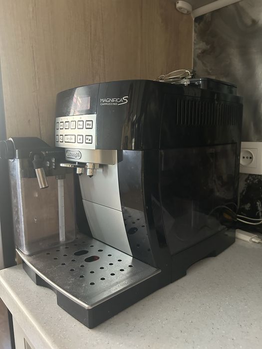 Кофемашинка фирмы Delonghi