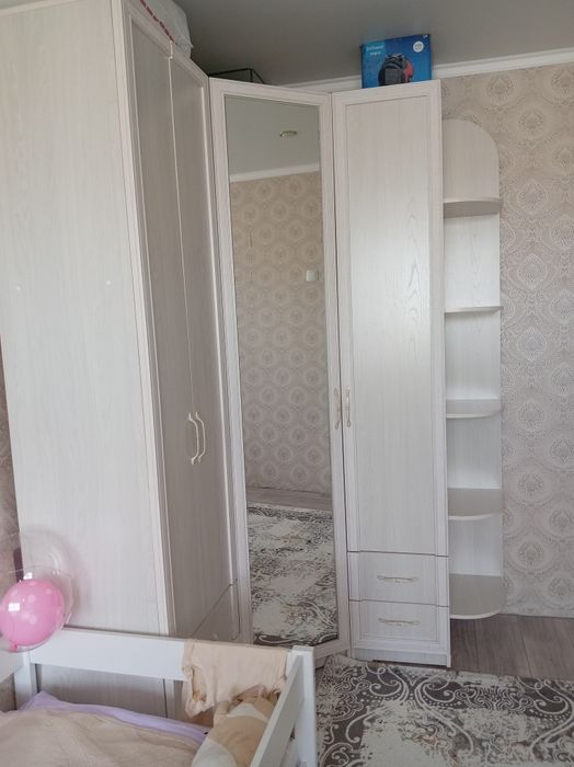 Продам шкаф угловой