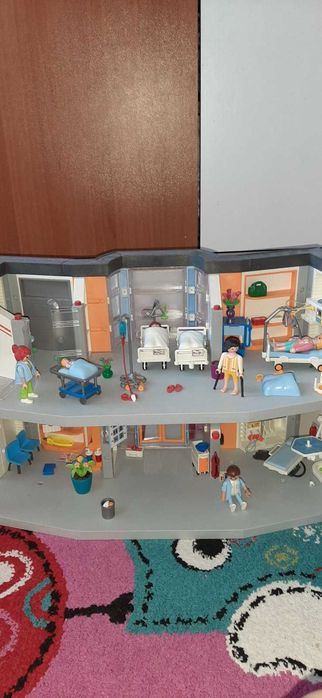 Playmobil - Голяма болница, Барби ЛИНЕЙКА , Барби КЕМПЕР