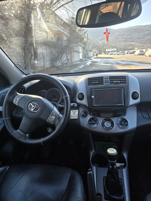 Toyota rav 4 2007 година