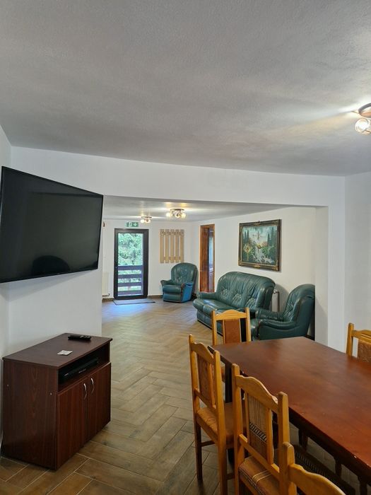 Închiriez casă de vacanță la munte