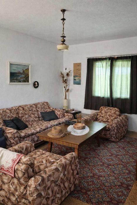 Къща за продажба в гр. Нови Искър, м-т Радеви круши