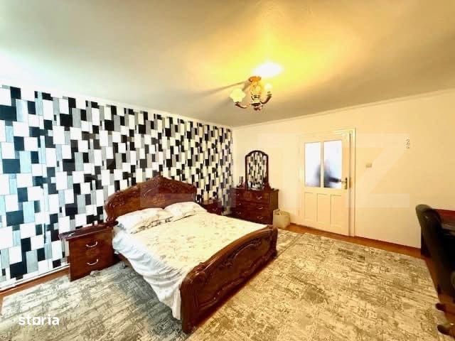 Casa cu 5 camere si un teren de 700 mp