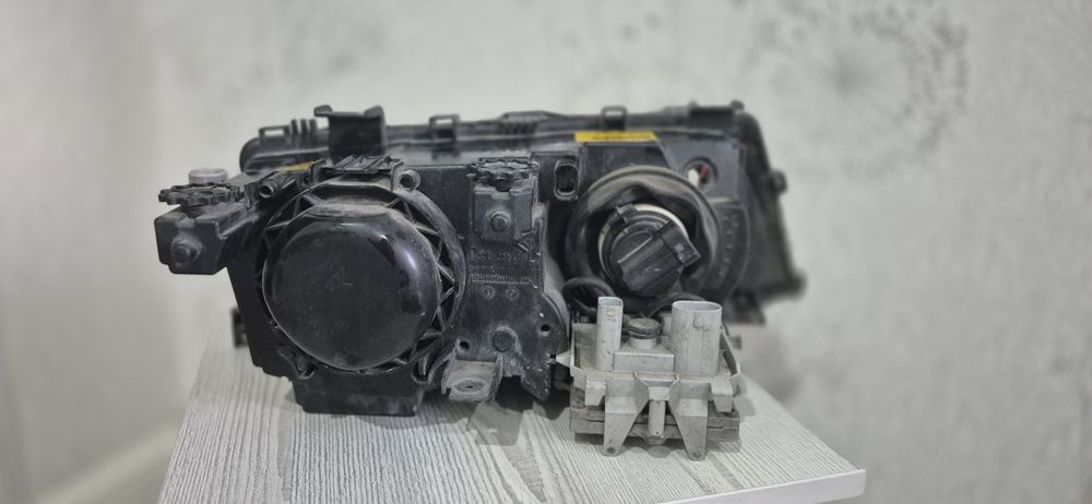 Продам левую фару бмв е46