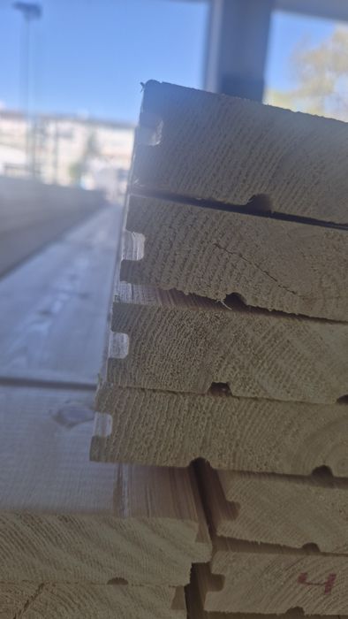 Pol taxta.  Shpunt.  Taxta 2.5x14x4m