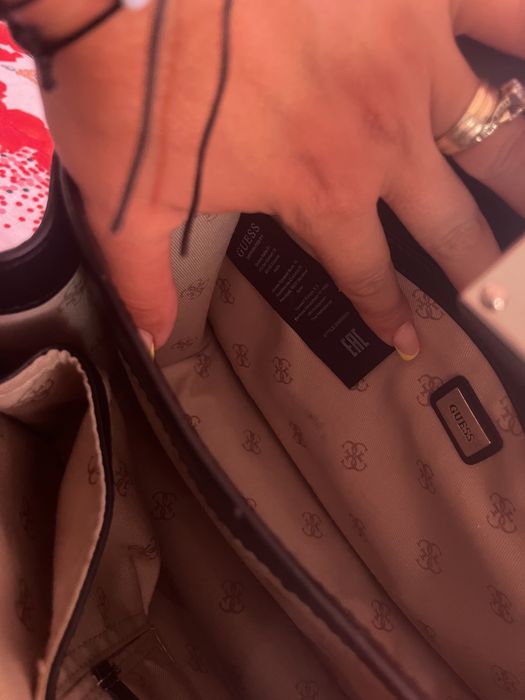 Vând geanta guess ediție limitată