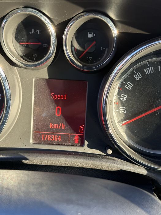 Opel Astra J 1.4 2011
