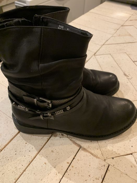 Cizmulite  ,botine  nr 41