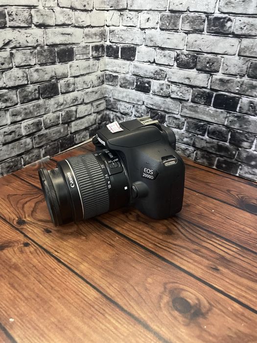 Фотоаппарат Canon E2000D