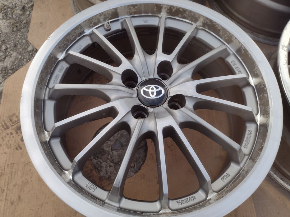 OZ WSW  17-4x100 ET40 7 j Toyota Yaris S