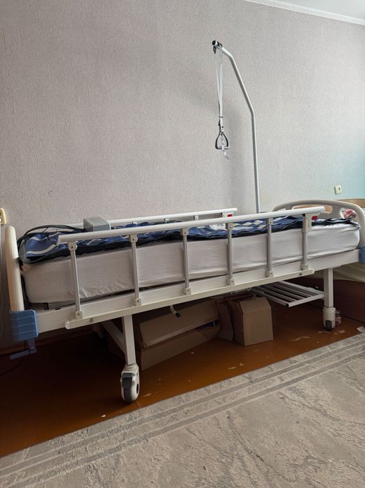 Кровать медицинская