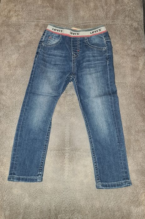 Детски дънки levis- 3 годинки.