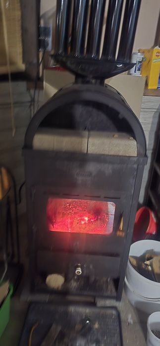 Semineu pe lemne ,complet cum alare in poze ,folosit ocazional ,nu est