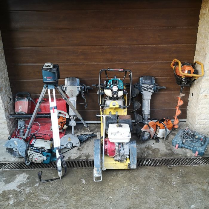 Dau în chirie Mai compactor, placa vibranta, generator. Motopompa, el