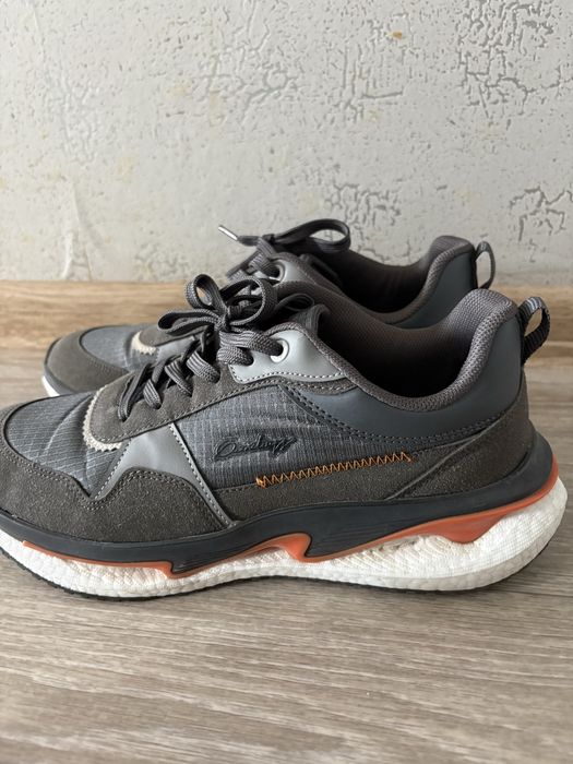 Мужские кроссовки