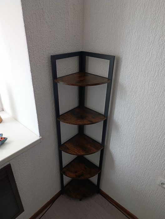 Стеллаж угловой для интерьера