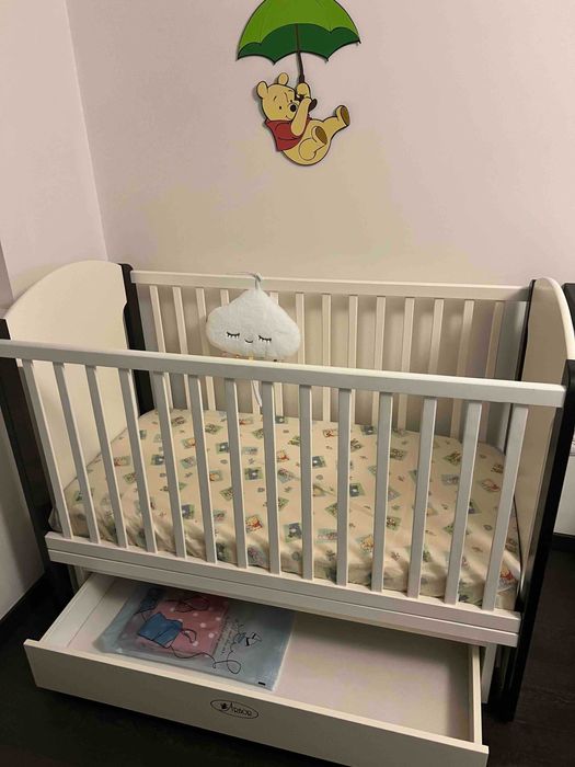 Продавам детско креватче