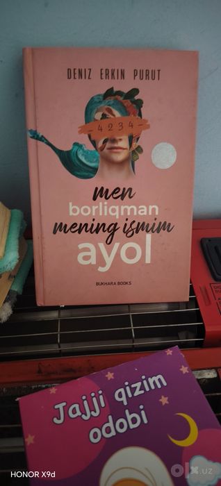 Kitoblar yangi va 1 marta oqilgan aralash