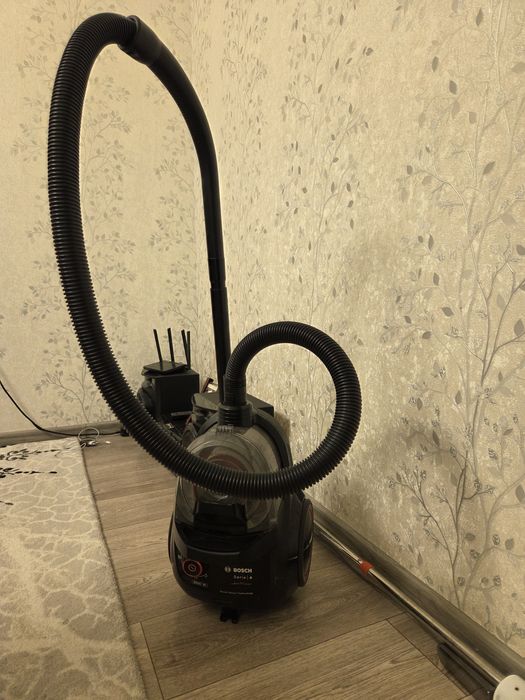 Пылесос BOSCH в хорошему состояние