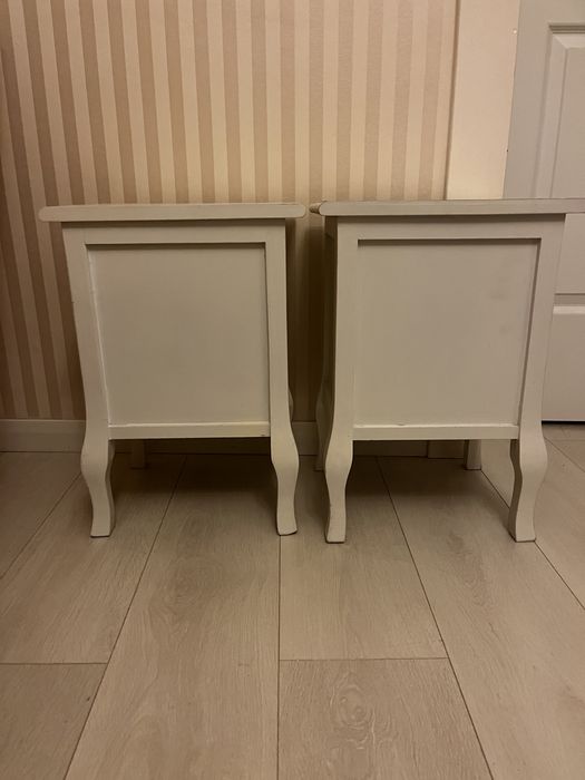 Noptiere albe model clasic