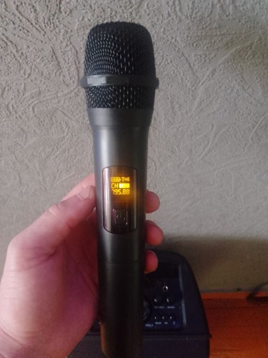 Продам колонку и телефон