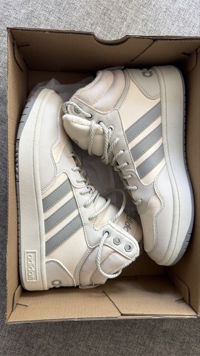 Кроссовки Adidas, оригинальные, новые