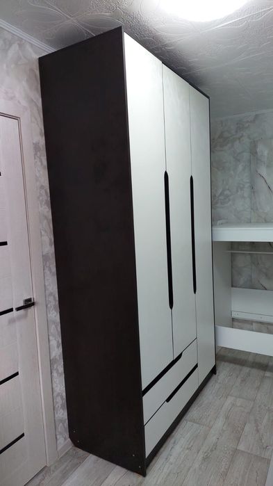 Продам шкаф красивый