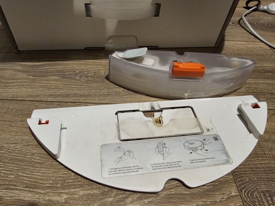 Robot de aspirare Roborock S7, WiFi, 68W, aspirator si mop, navigatie