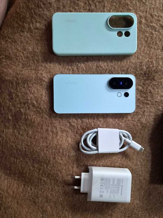 Продам смартфон Vivo X200FE 12/512Gb