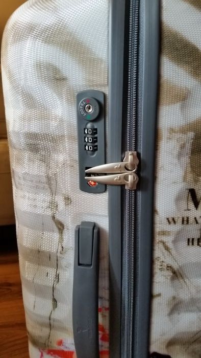 Сет от 3 бр твърди куфара Roncato