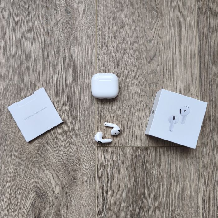 AirPods 4 (ANC) stare: ca noi