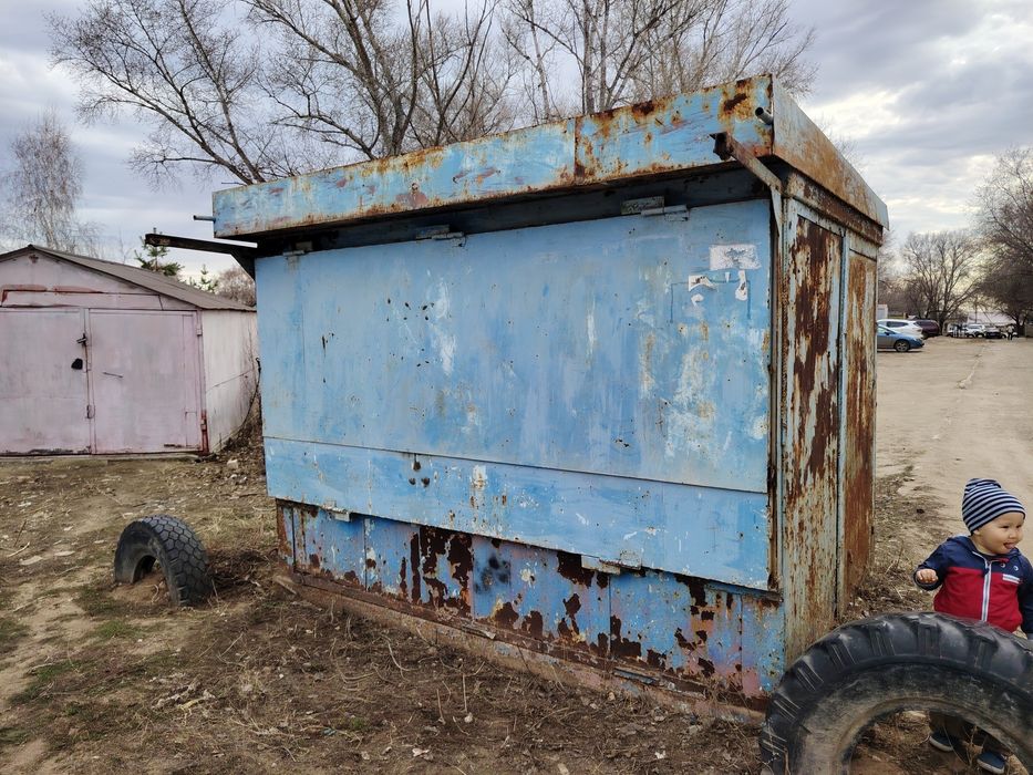 Продам Киоск железный.