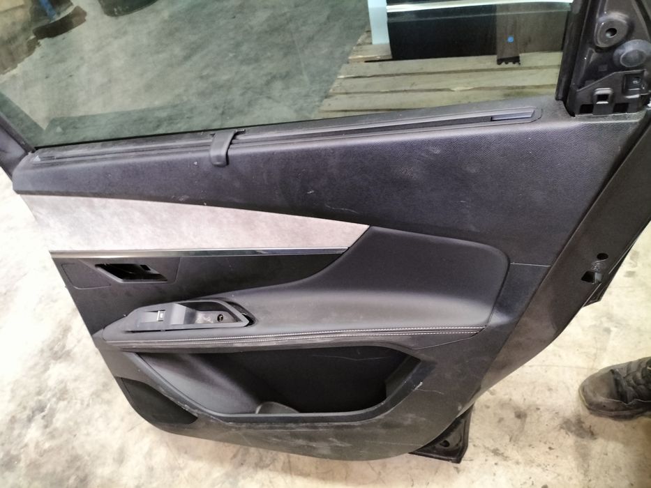 Задна дясна врата Peugeot 5008 / Пежо 5008 2023г.