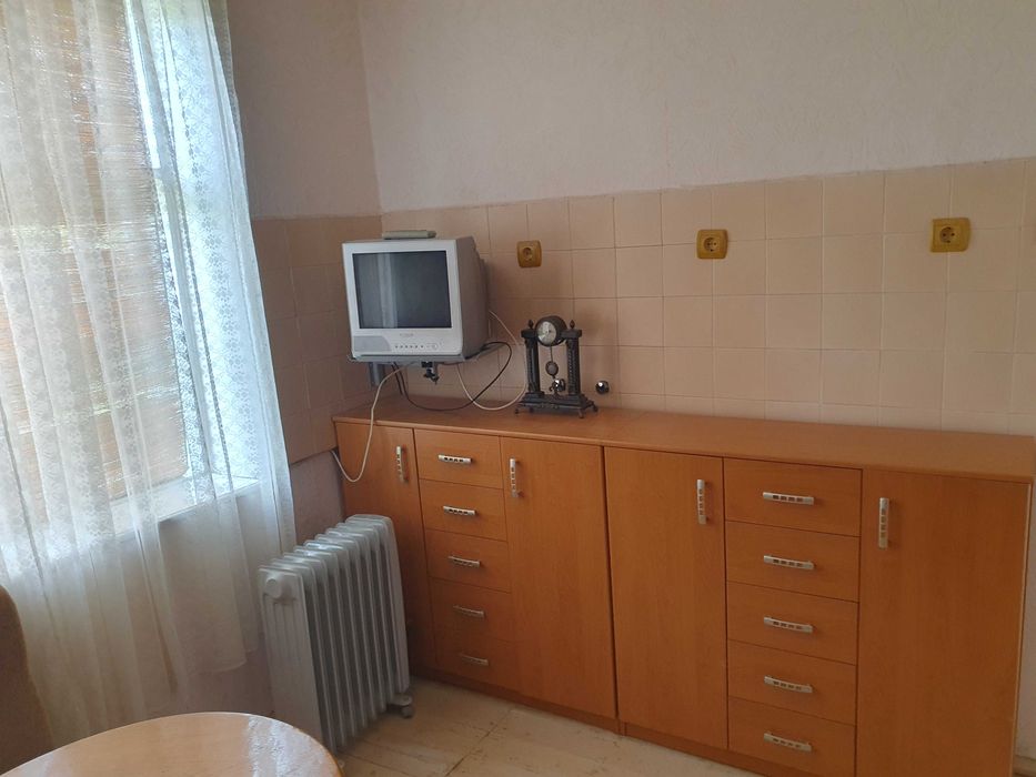 Къща с двор в с. Пресяка, общ. Ловеч