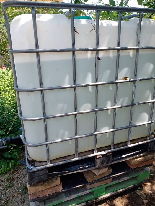 Тонка за вода 1000л.