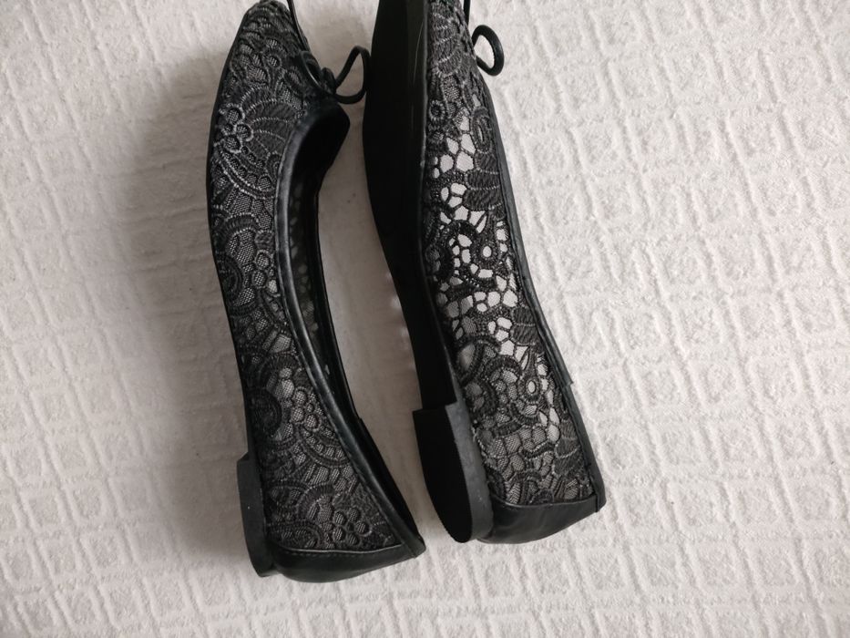 Vând balerini negri, drăguți