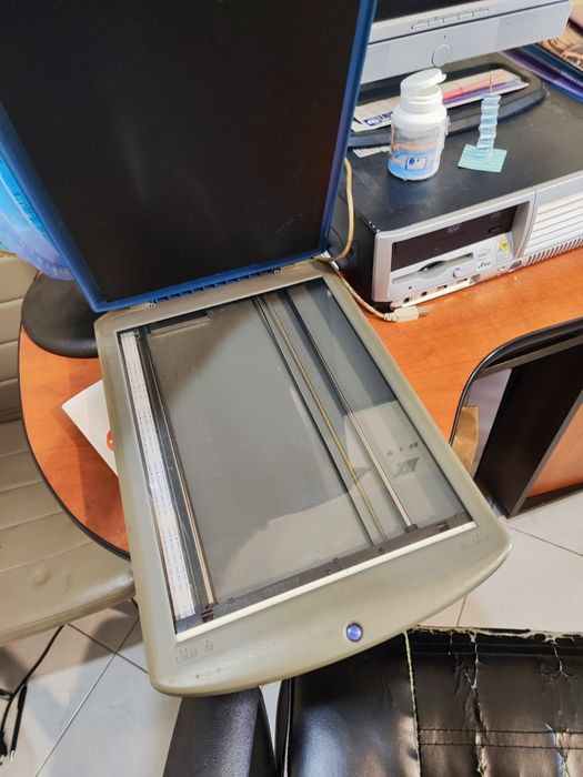 Компютър HP в перфектно  състояние + Скенер UMAX
