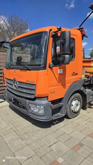 Mercedes Atego basculabil cu macara